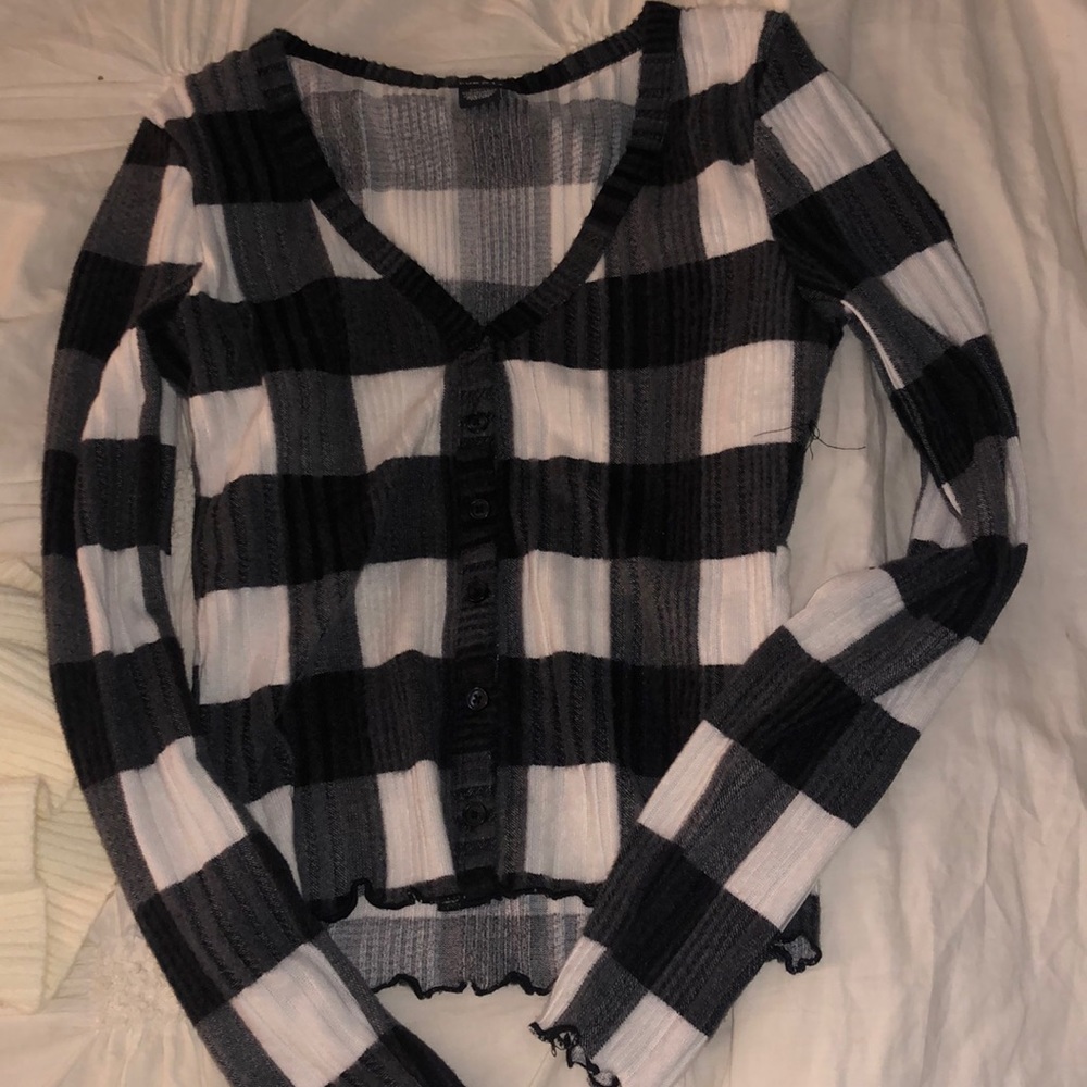 Plaid RUE 21 long sleeve, slightly cropped
